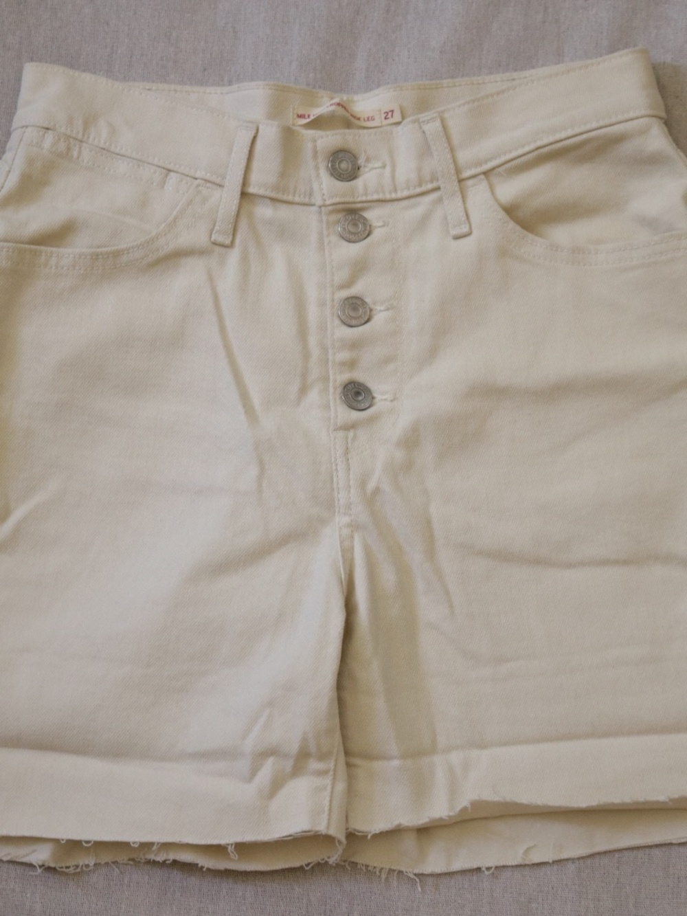 Levi's Mile High Wide Leg Cutoff Shorts Women's Size 27 Cream Button Fly Raw Hem